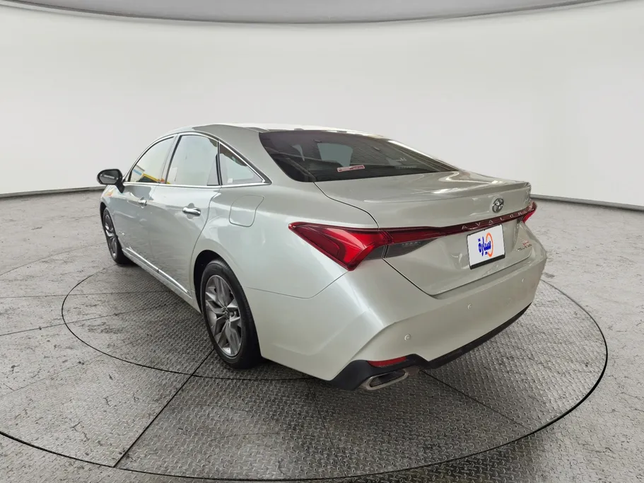 تويوتا افالون Touring 2021 