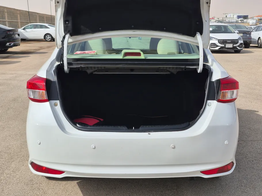 تويوتا يارس Y 2022 