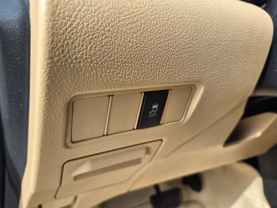 تويوتا يارس Y 2022 