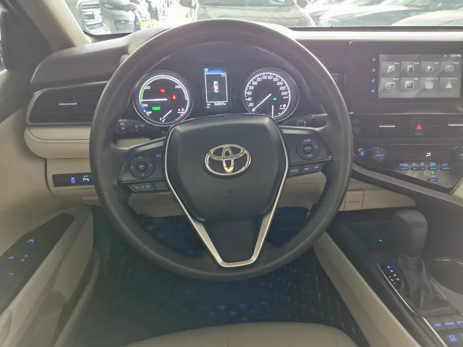 تويوتا كامري LE 2024 