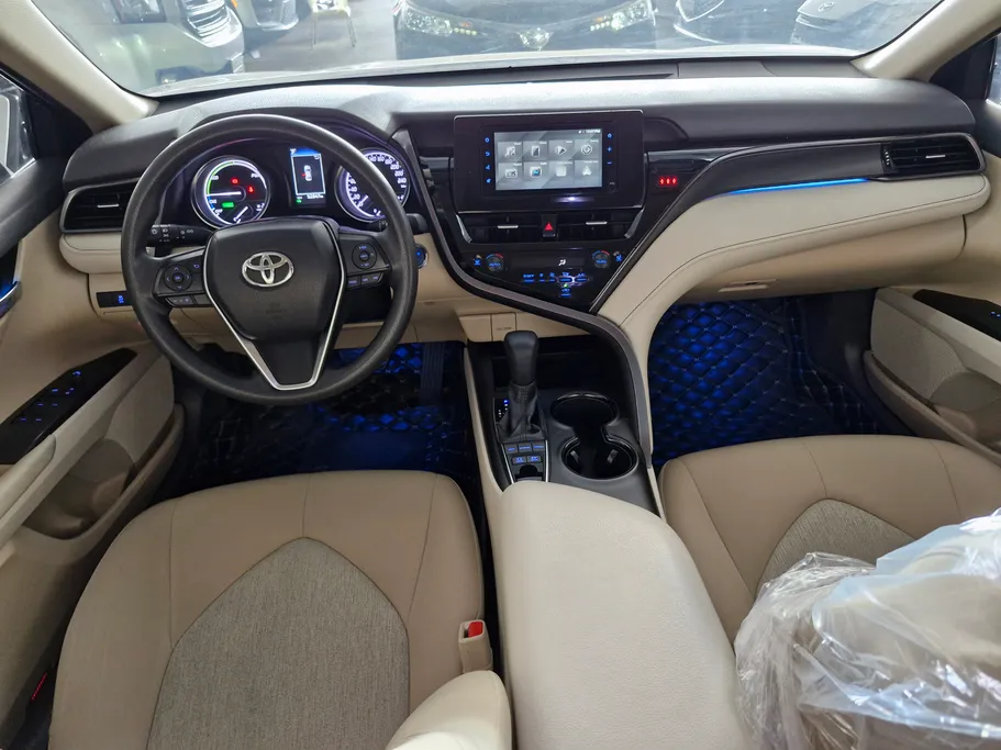 تويوتا كامري LE 2024 