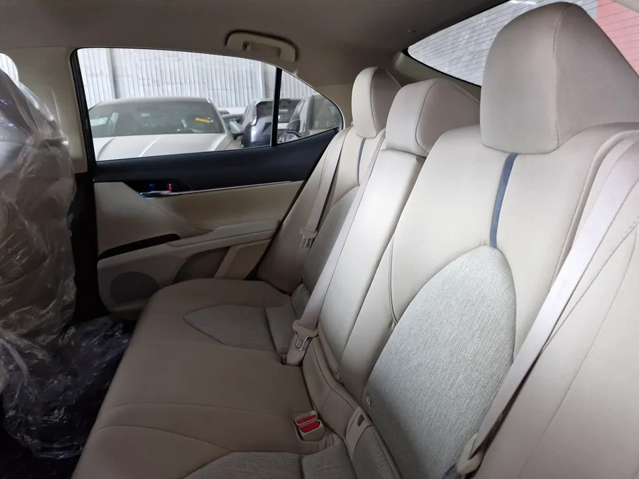 تويوتا كامري LE 2024 