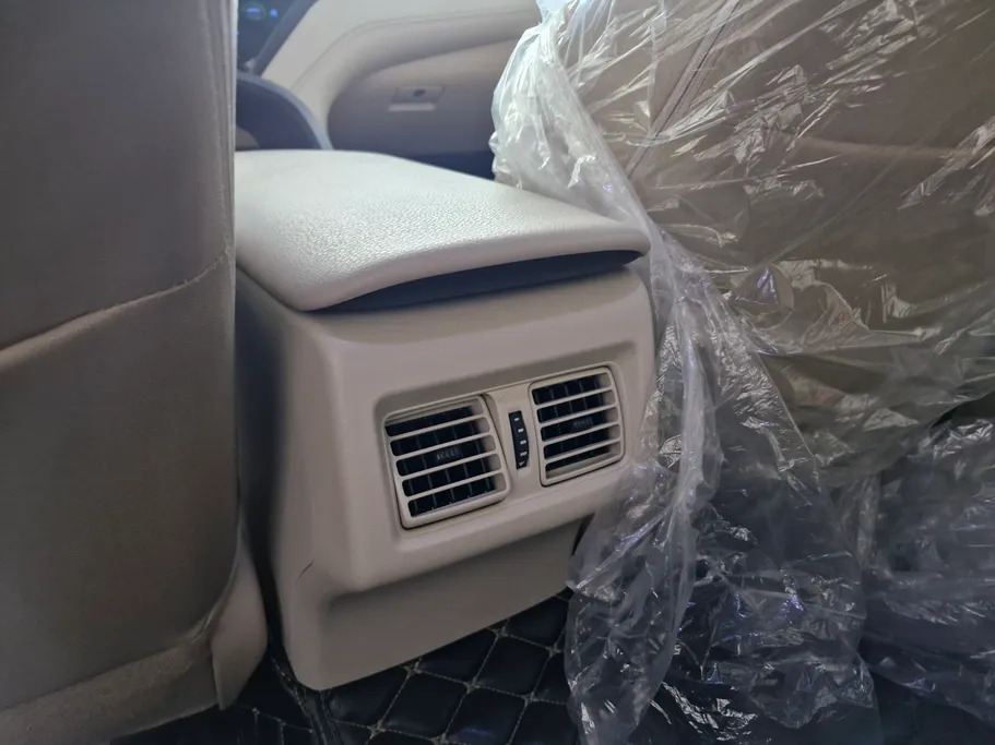 تويوتا كامري LE 2024 