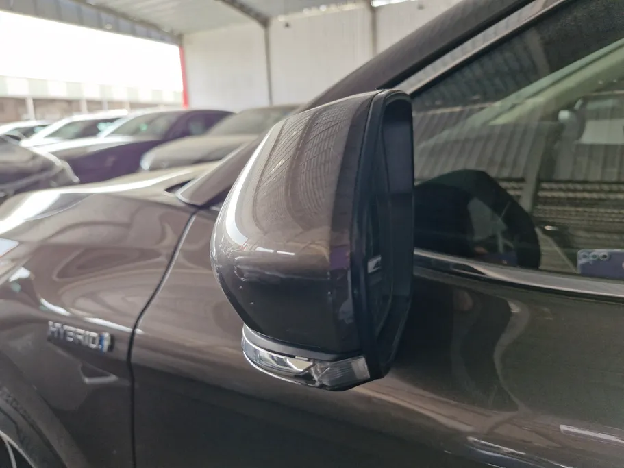 تويوتا كامري LE 2024 