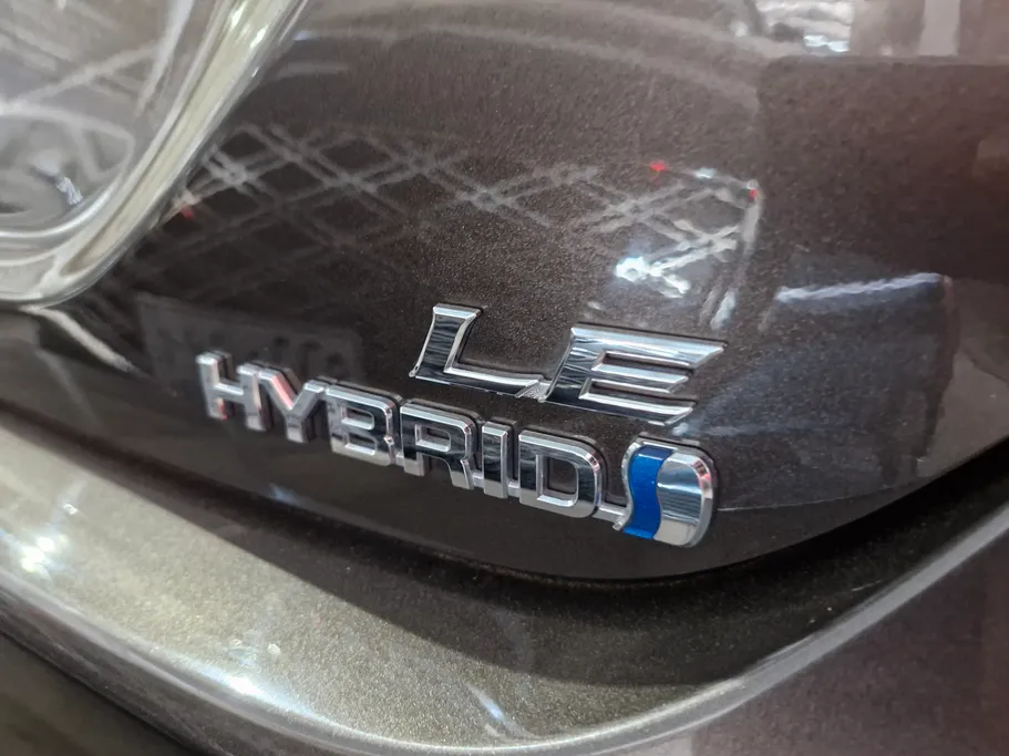 تويوتا كامري LE 2024 