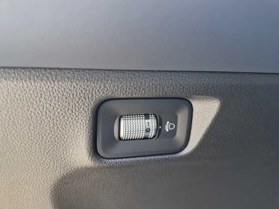 رينو كوليوس ايقونيك 2026 