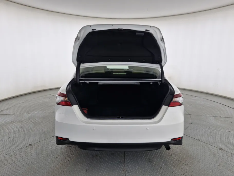 تويوتا كامري LE 2022 