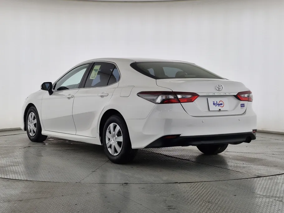 تويوتا كامري LE 2022 