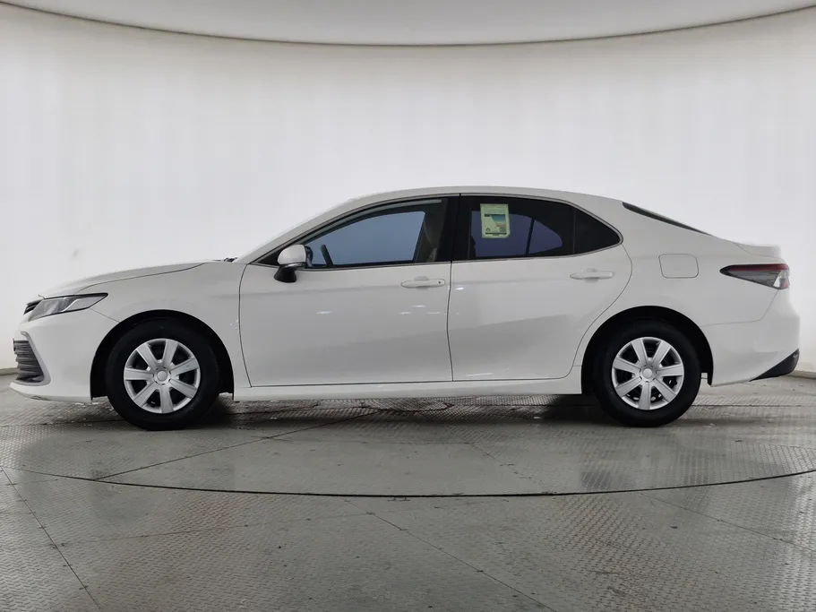 تويوتا كامري LE 2022 