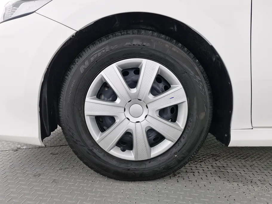 تويوتا كامري LE 2022 