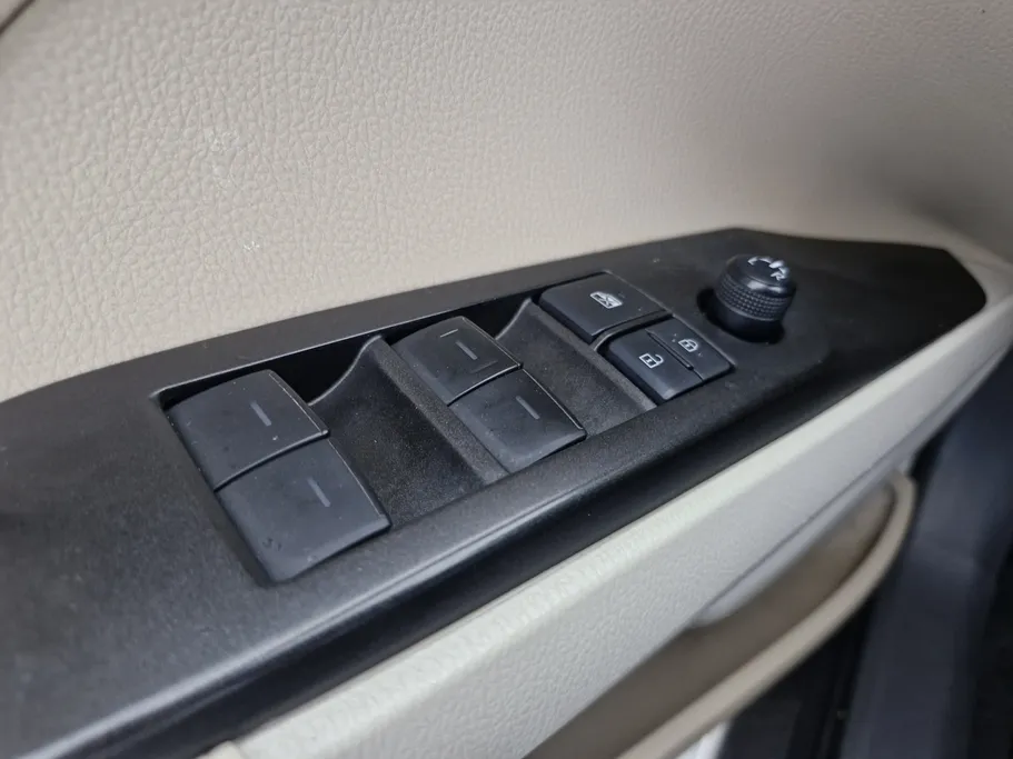 تويوتا كامري LE 2022 