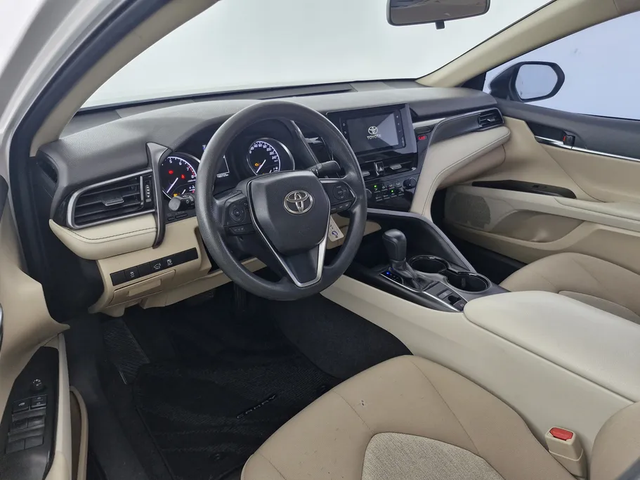 تويوتا كامري LE 2022 