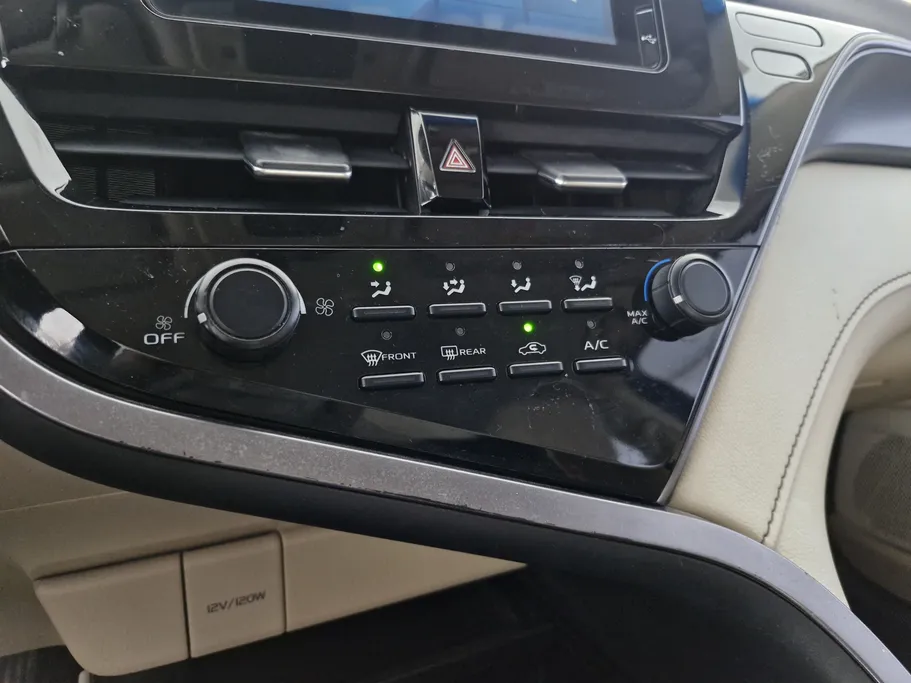 تويوتا كامري LE 2022 