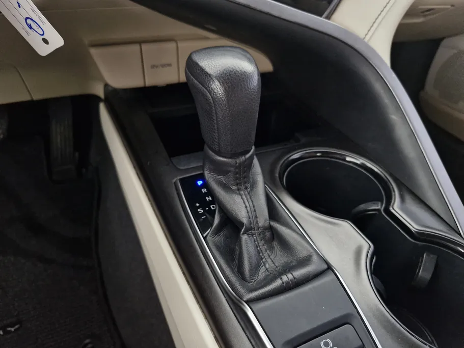 تويوتا كامري LE 2022 