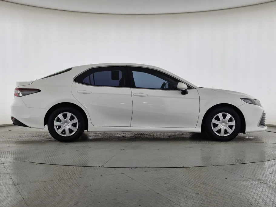 تويوتا كامري LE 2022 