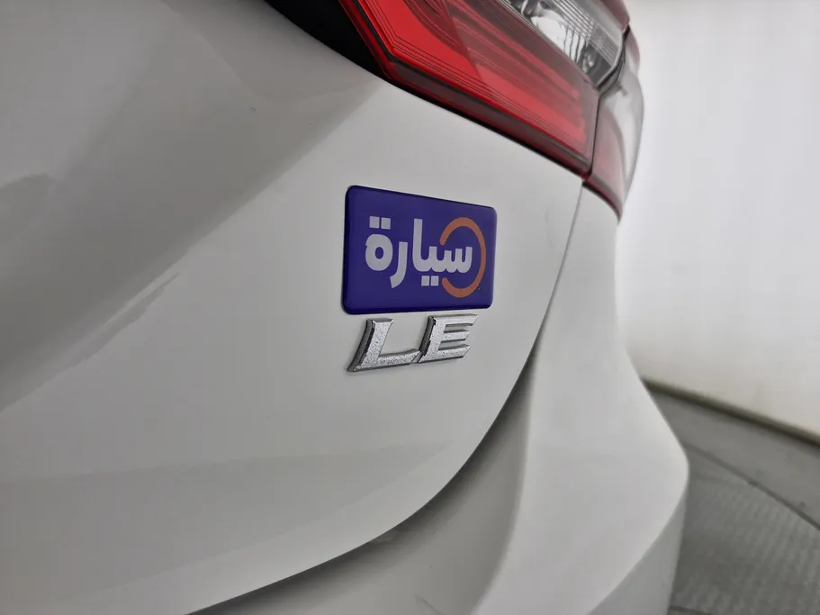 تويوتا كامري LE 2022 