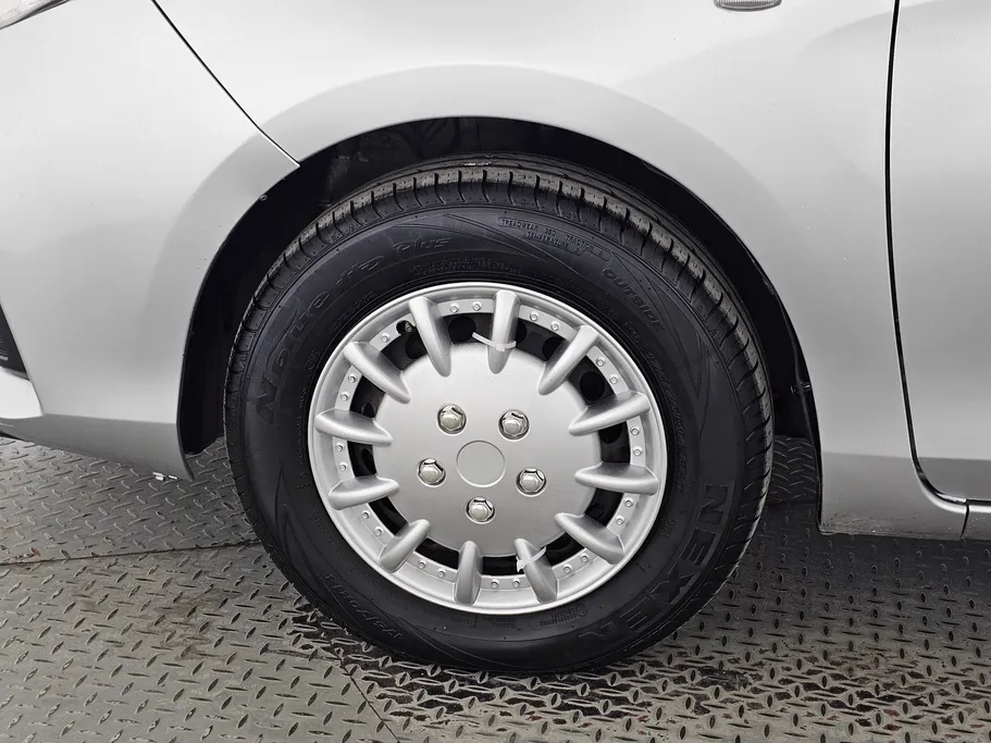 2021 Toyota Yaris  Y 