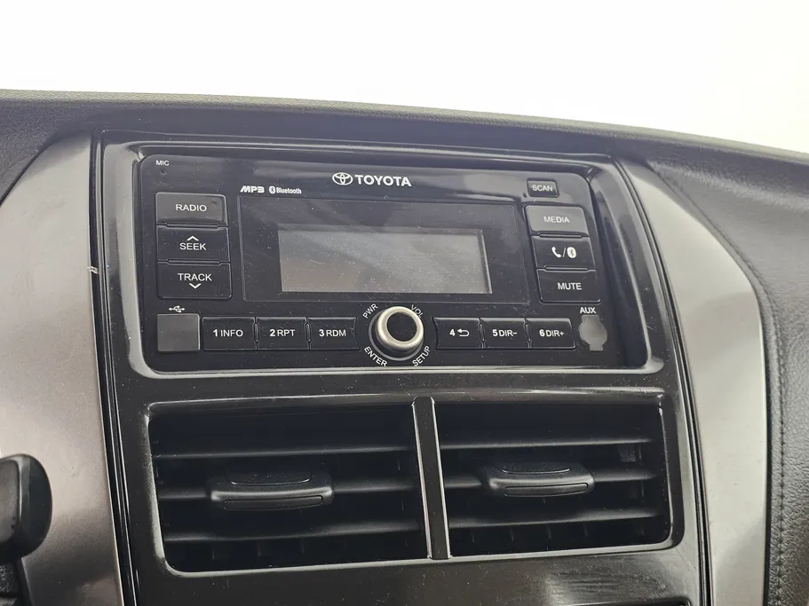 2021 Toyota Yaris  Y 