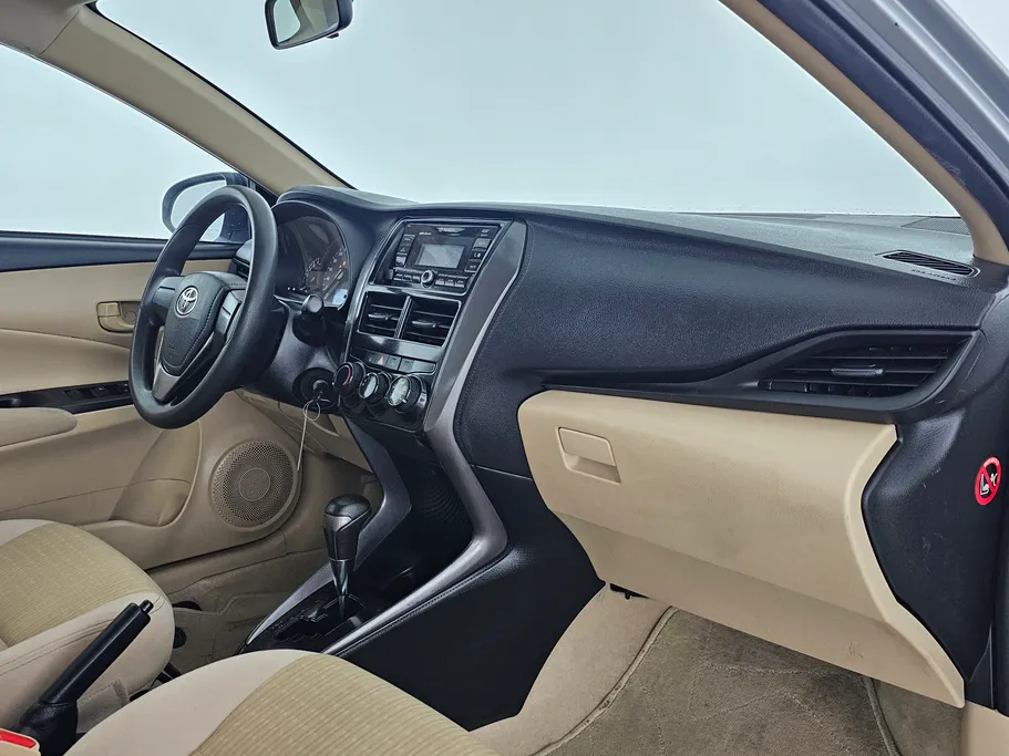 2021 Toyota Yaris  Y 