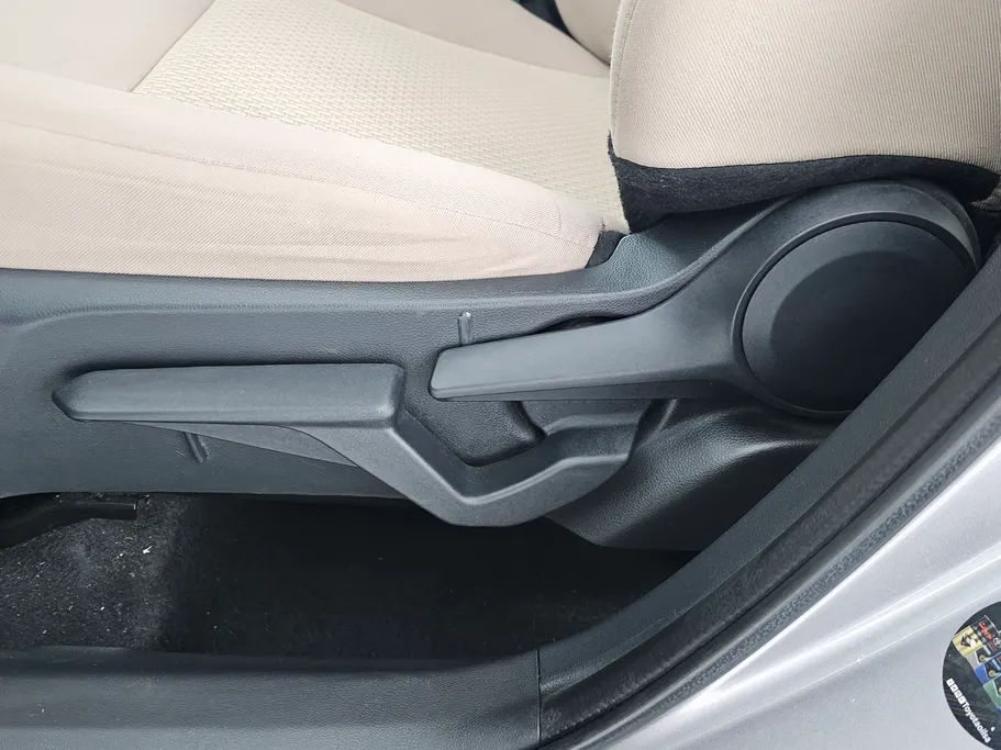 2023 Toyota Yaris  Y 