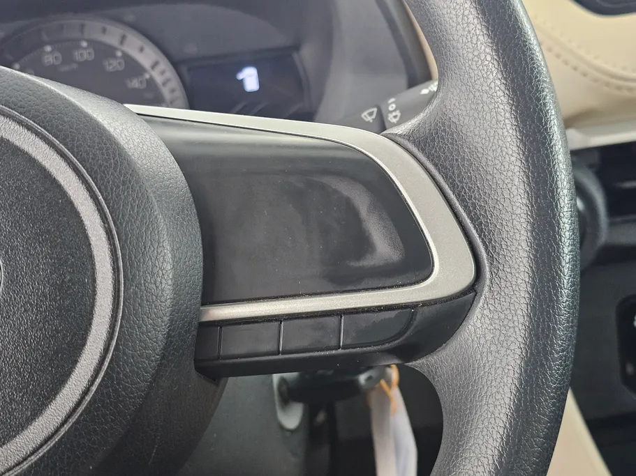 2023 Toyota Yaris  Y 