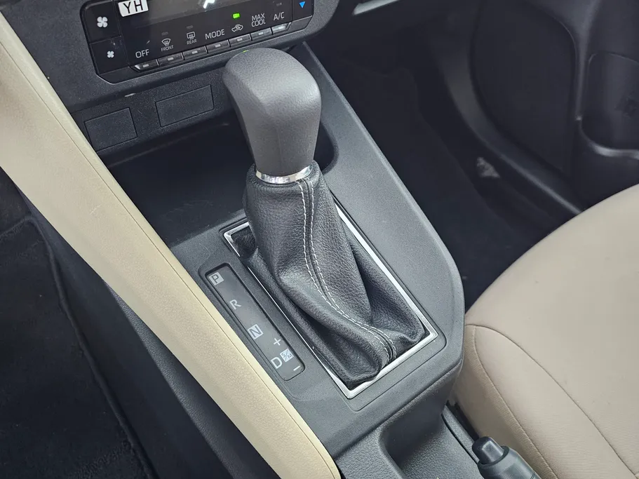 2023 Toyota Yaris  Y 