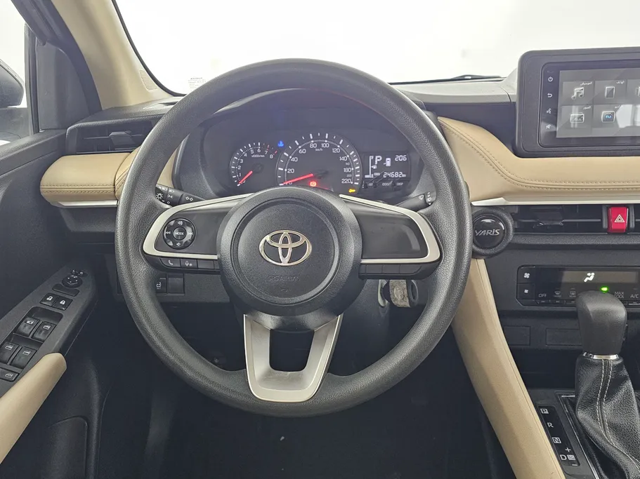 2023 Toyota Yaris  Y 