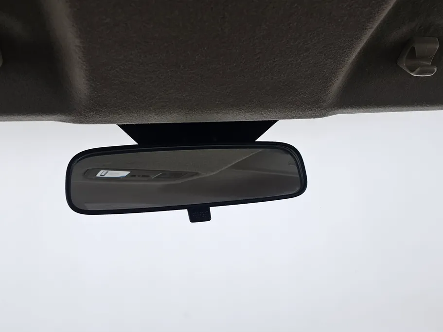 2023 Toyota Yaris  Y 