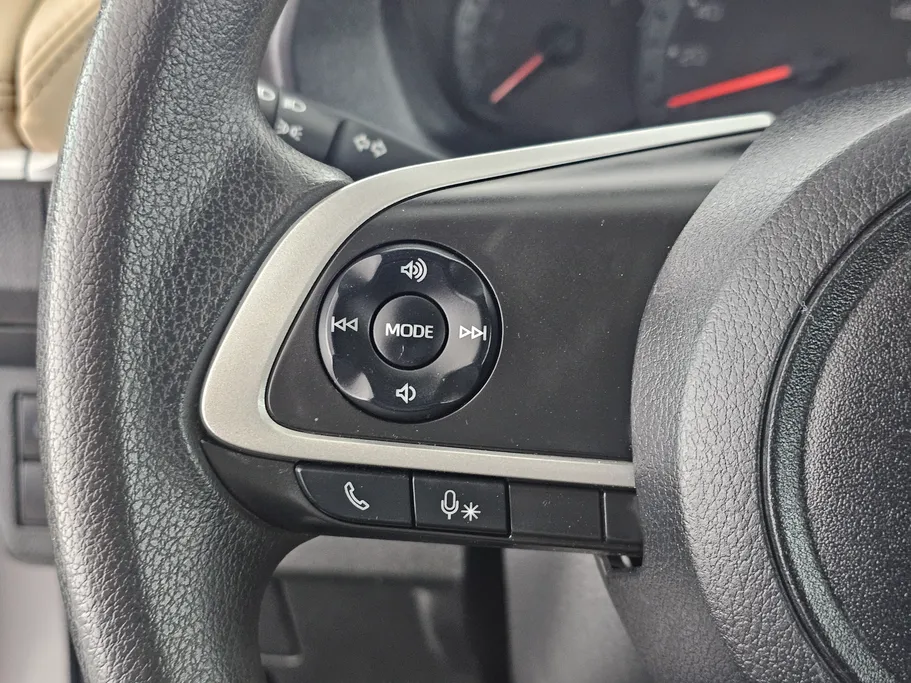 2023 Toyota Yaris  Y 