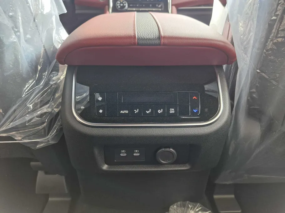 2026 Nissan Patrol SE Platinum City	 