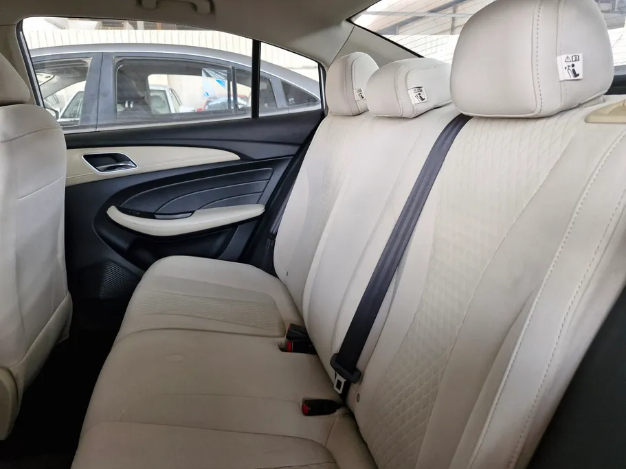 ام جي 5 STD 2022 