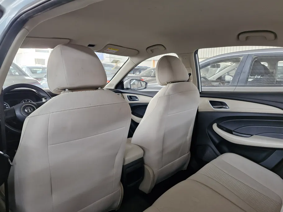 ام جي 5 STD 2022 