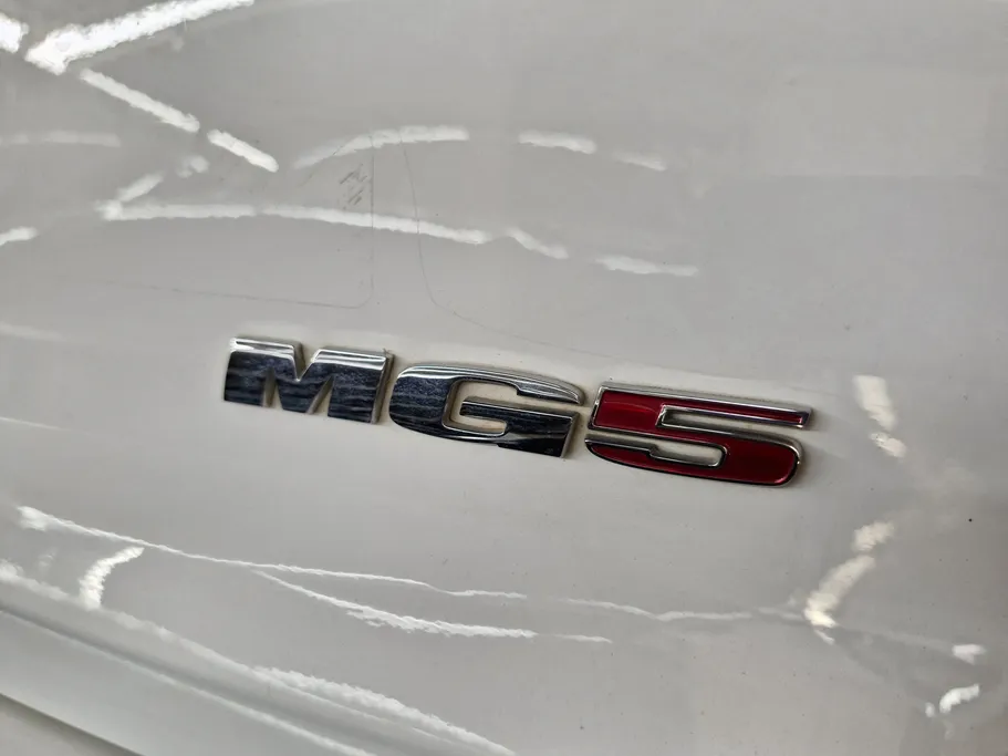 ام جي 5 STD 2022 