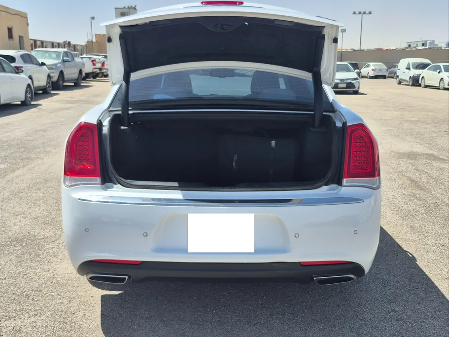 2018 Chrysler 300 C 