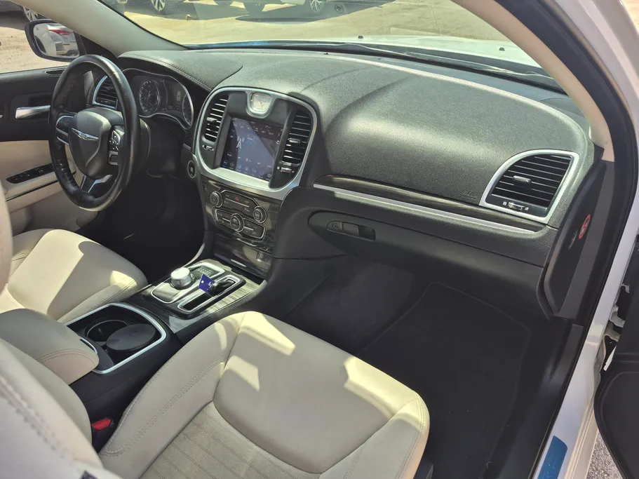 2018 Chrysler 300 C 