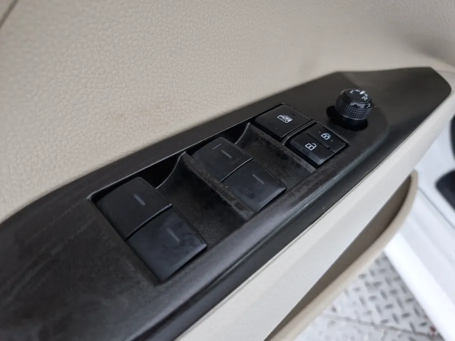 2024 Toyota Camry  LE HEV 