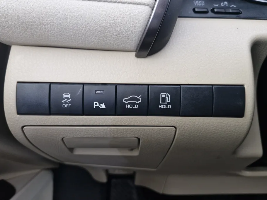 2024 Toyota Camry  LE HEV 