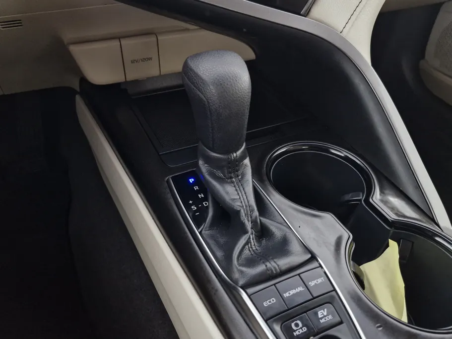 2024 Toyota Camry  LE HEV 