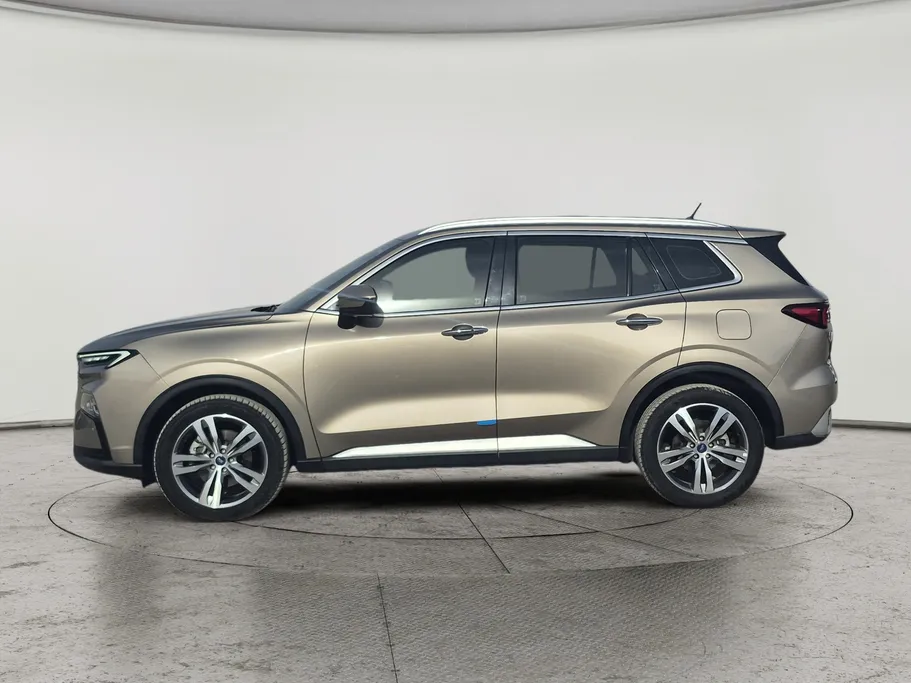 فورد تريتوري تيتانيوم 2023 