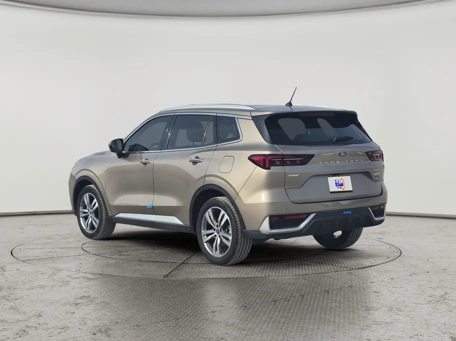 فورد تريتوري تيتانيوم 2023 