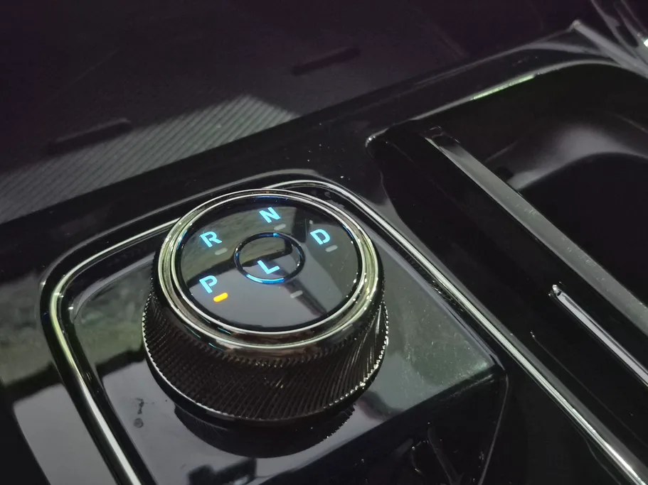 فورد تريتوري تيتانيوم 2023 