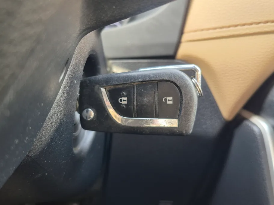 2022 تويوتا RAV4 LE 