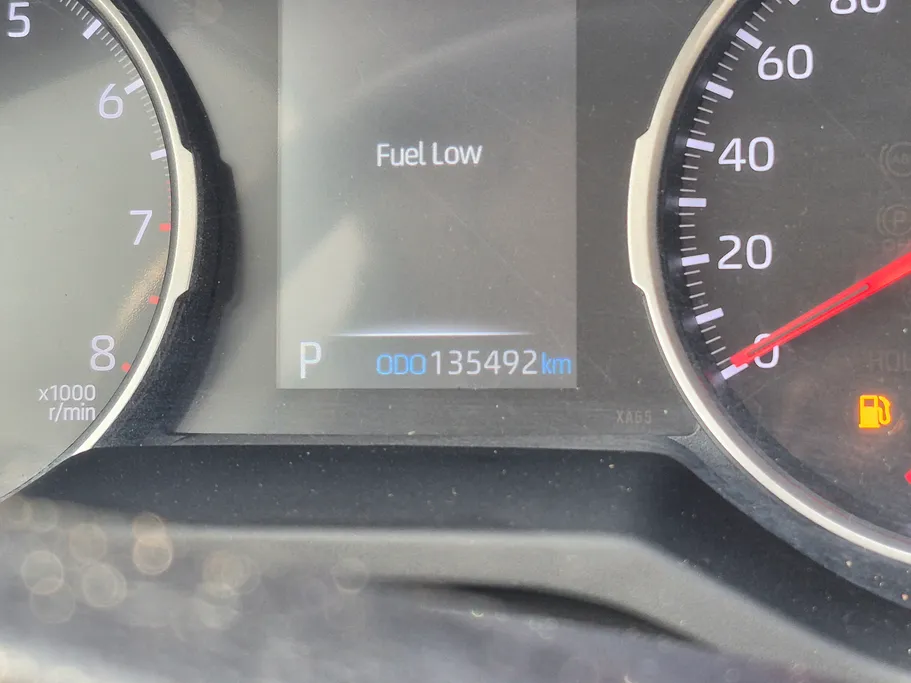 2022 تويوتا RAV4 LE 