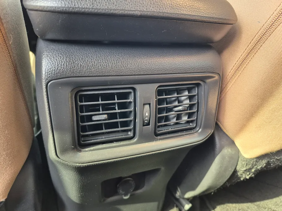 2022 تويوتا RAV4 LE 