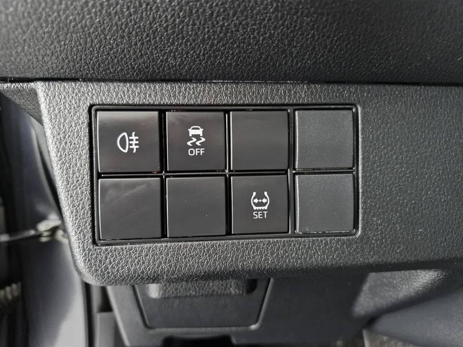 تويوتا يارس Y 2024 