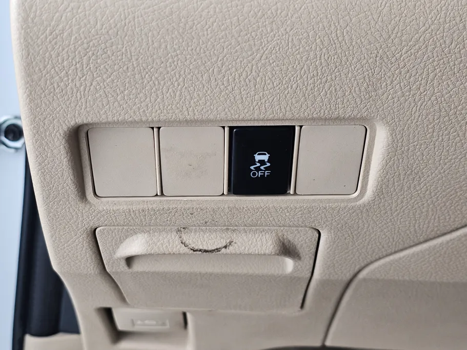 تويوتا يارس Y 2022 