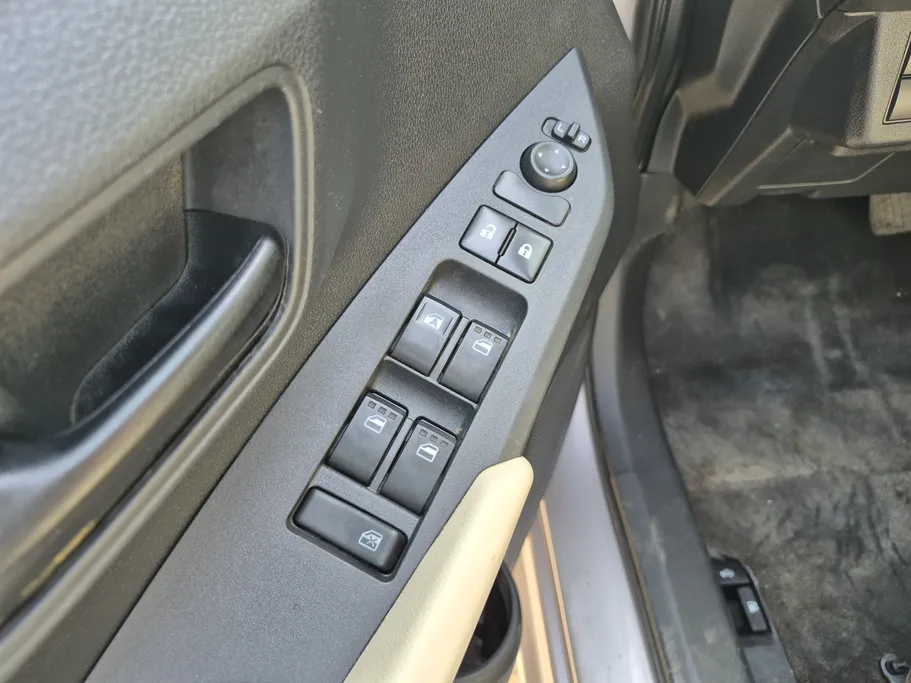 2023 Toyota Yaris  Y 