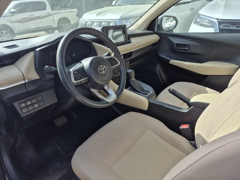 2023 Toyota Yaris  Y 