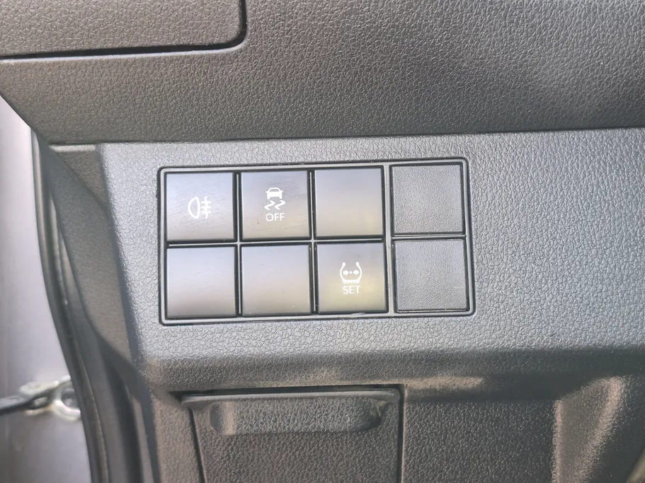 2023 Toyota Yaris  Y 