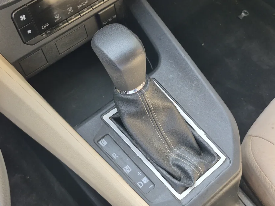 2023 Toyota Yaris  Y 